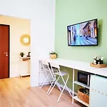 Sunny Flat 50 Meters From The Metro Appartamento Milano