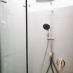 Appartamento Sunny Flat 50 Meters From The Metro *