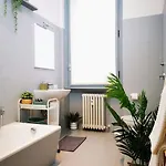 Sunny Flat 50 Meters From The Metro * Milano