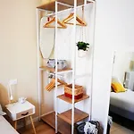 Sunny Flat 50 Meters From The Metro Appartamento