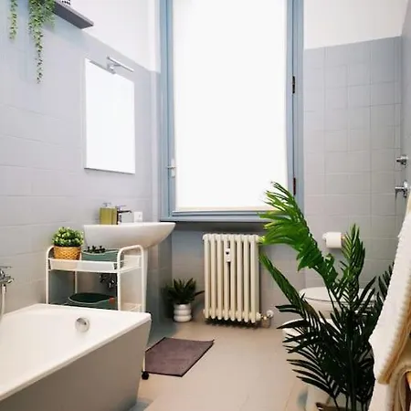 Sunny Flat 50 Meters From The Metro * Milaan