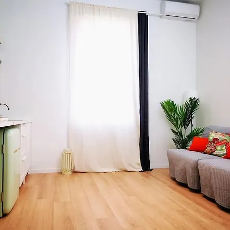Sunny Flat 50 Meters From The Metro * Milaan